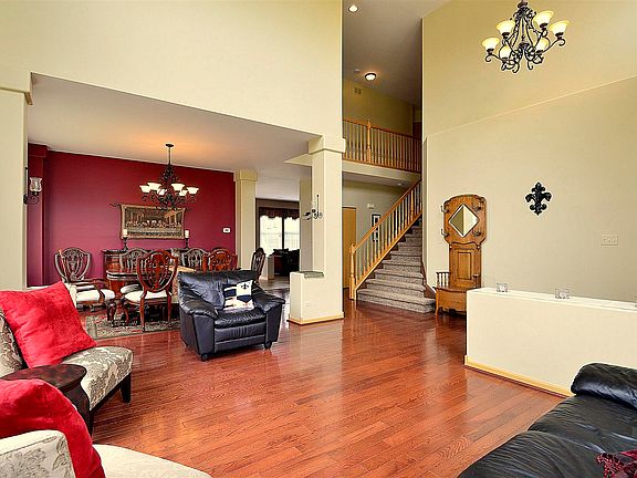 4th image of 2737 Bainbridge Blvd