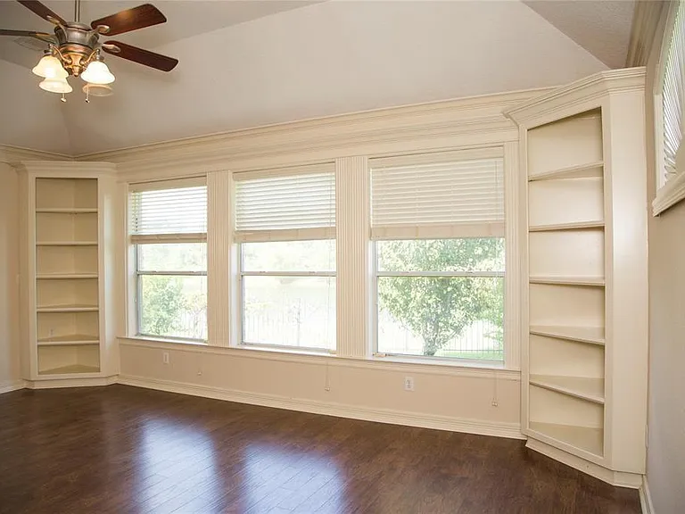 2032 Cork St — Photo 20
