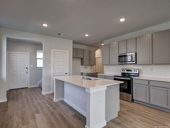 5th image of 14526 Camino Way