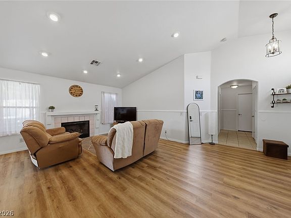 5th image of 4251 Valley Royal Dr