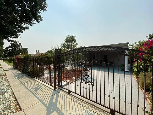 6657 Enfield Ave — Photo 3