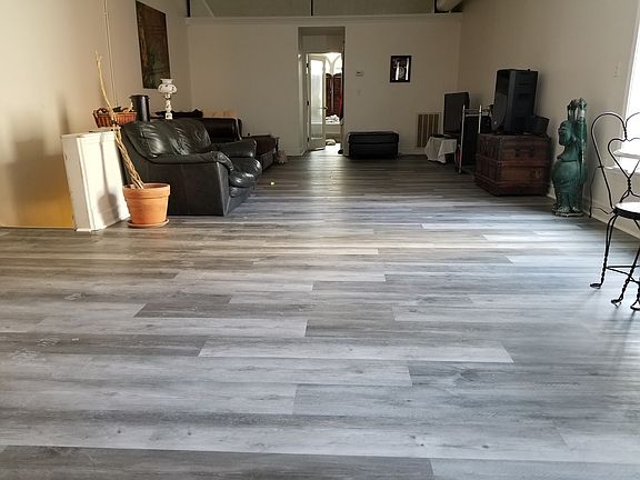 2nd image of 517 Washington St #3