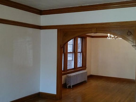 2nd image of 5315 W Wrightwood
