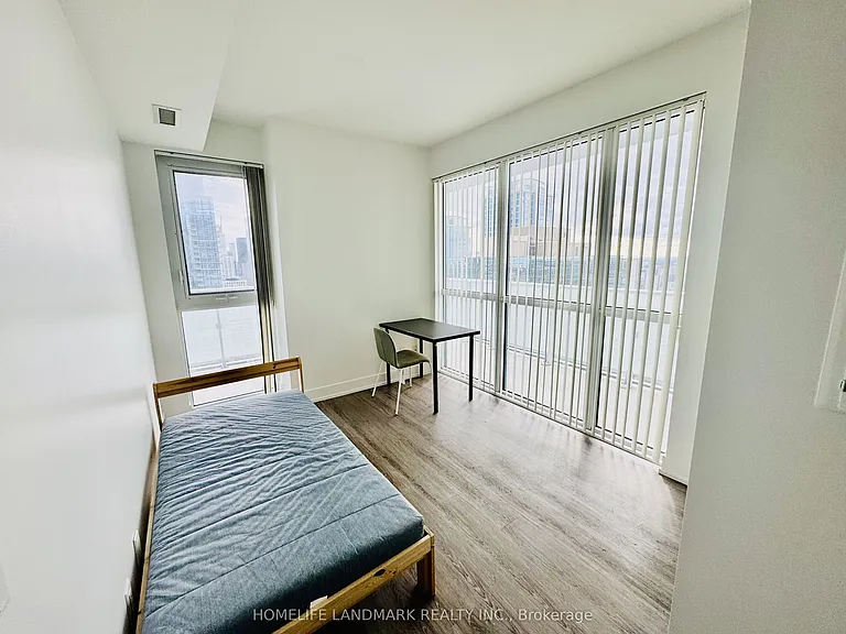 7 Grenville St #3811 — Photo 8