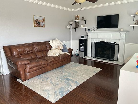 Upper Living w/ Fireplace