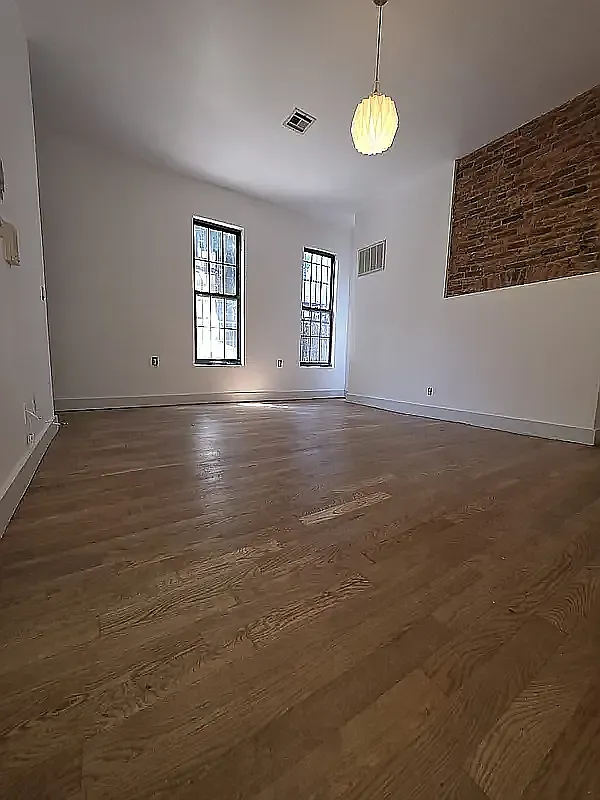 432 Evergreen Avenue — Photo 4