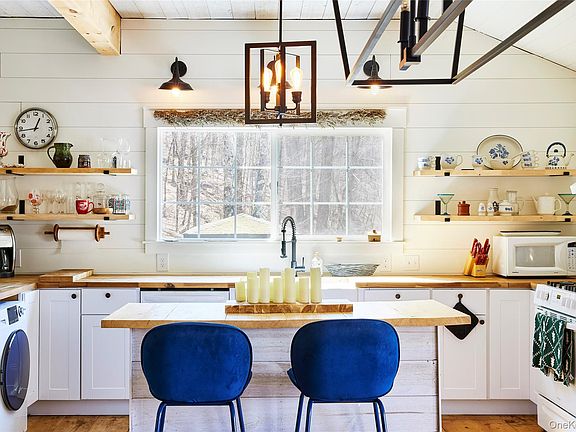 5th image of 60 Mountain Terrace Road