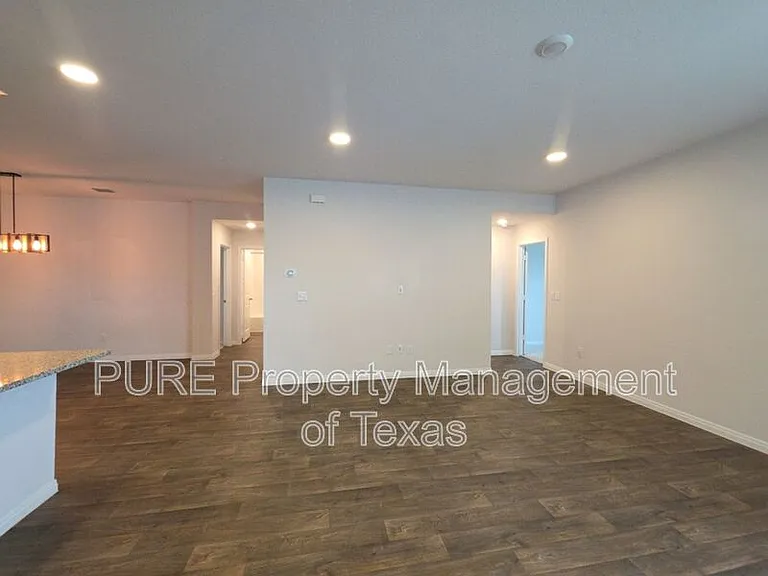 13708 Howser Trce — Photo 4