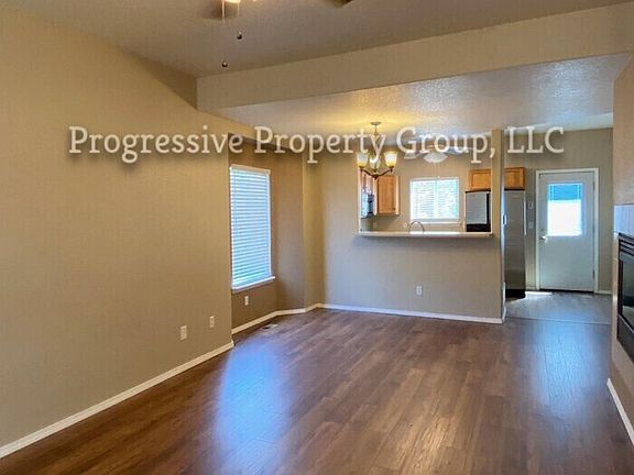 4th image of 2533 Leoti Dr