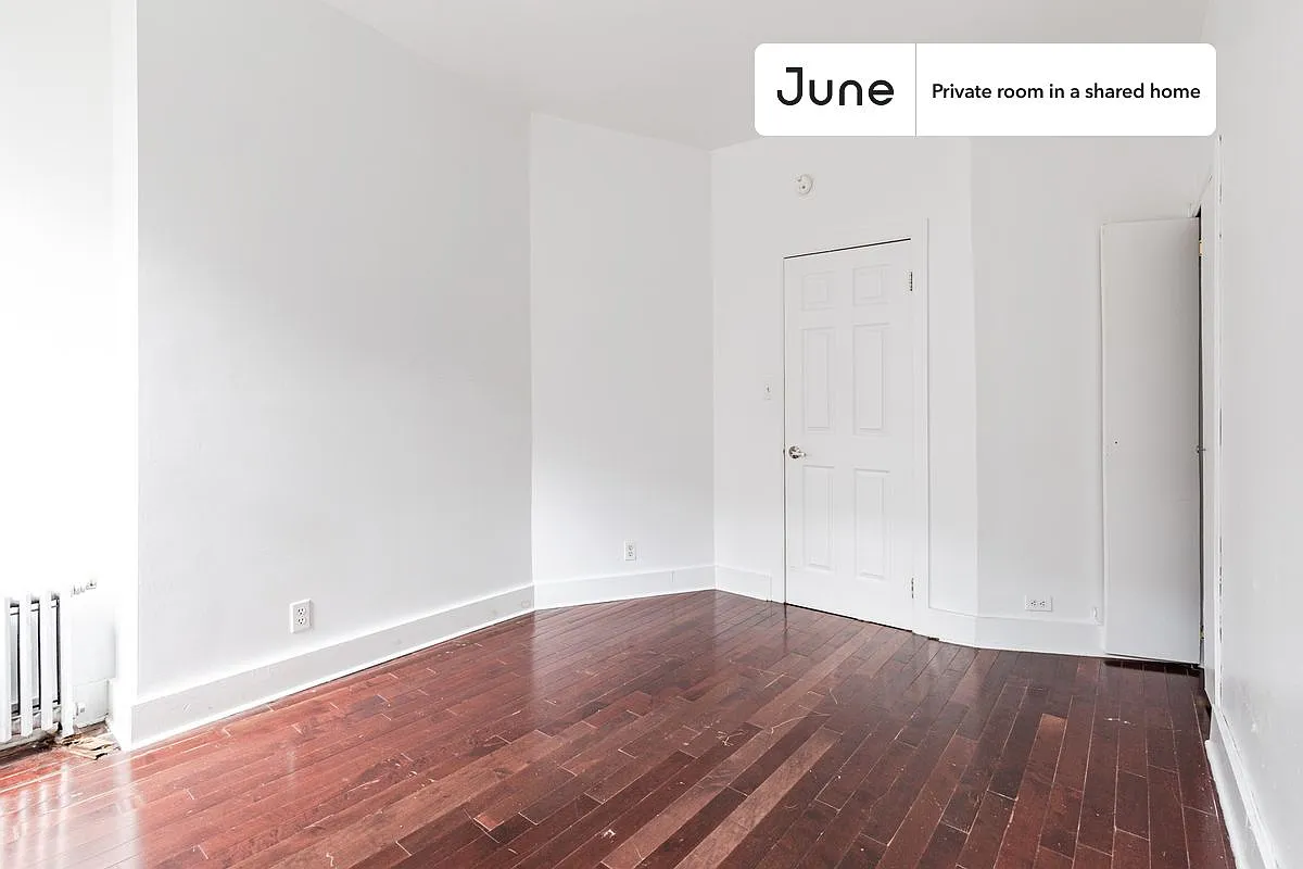 Full bedroom in 3 bed/1 bath home in Central Harlem #1681 C — Photo 2
