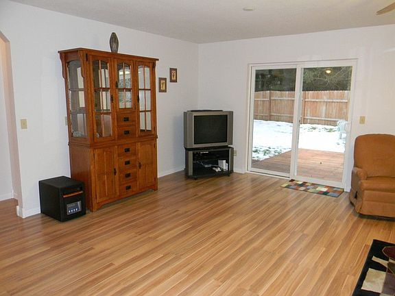 4th image of 1380 Jordan Ct