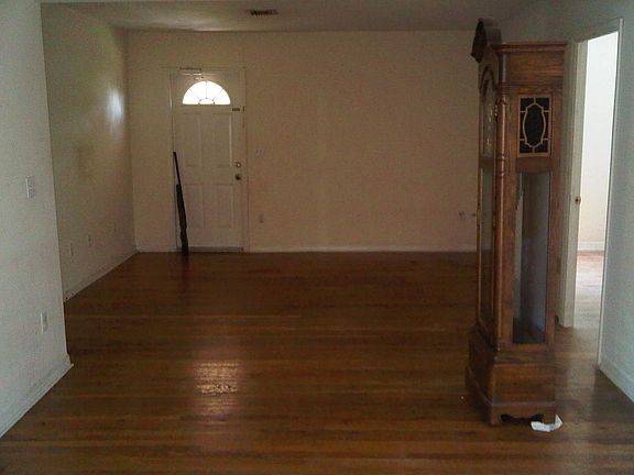 2nd image of 1028 N L St