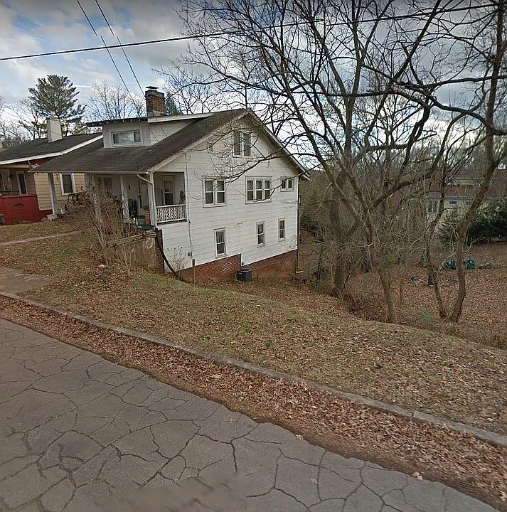 2nd image of 28 Drake St