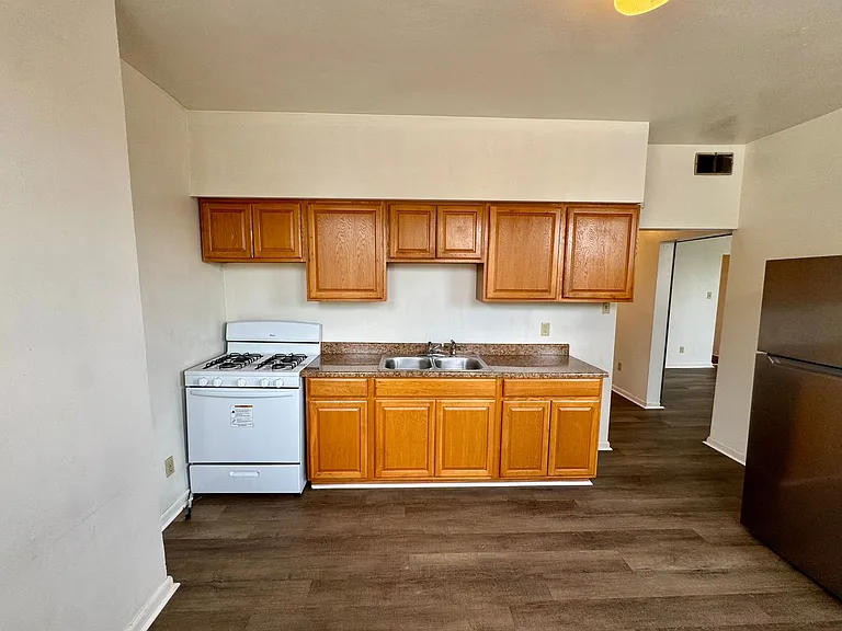 212 North Highland Avenue — Photo 29