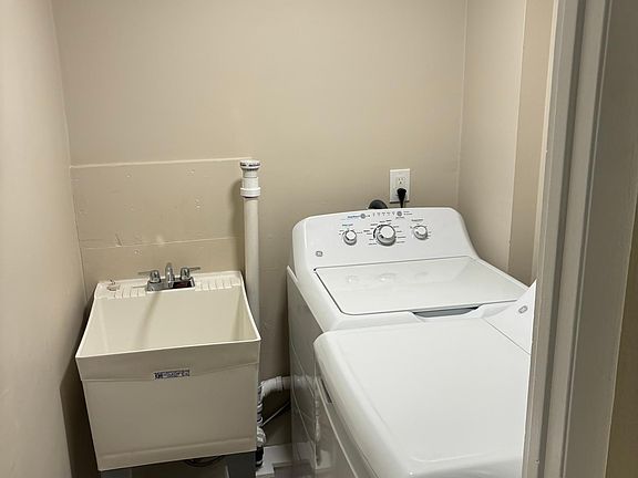 3rd image of 2622 Parkside Ter Floor 1