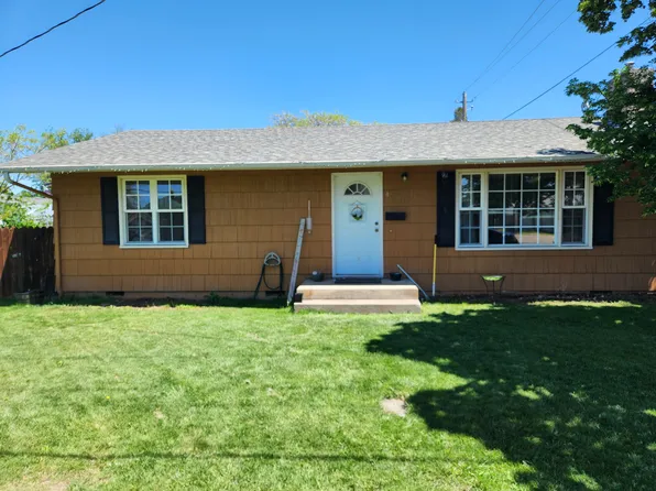 448 N 3rd St, Central Pt, OR 97502