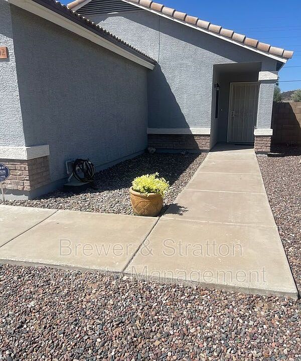 1st image of 3202 W Melinda Ln
