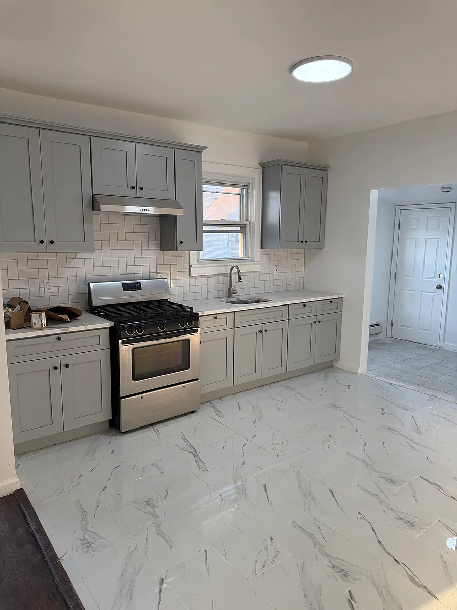 Building Photo - 74 Preakness Ave #2