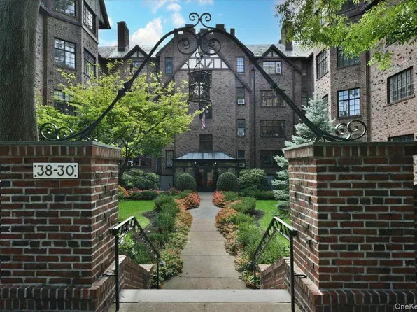 38-30 Douglaston Parkway #4B, Douglaston, NY 11363