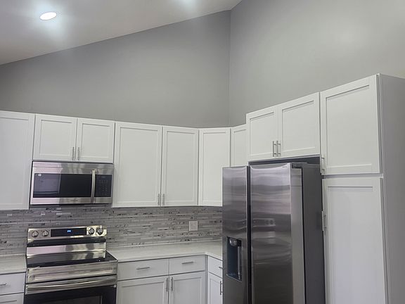 4th image of 514 Delaware St