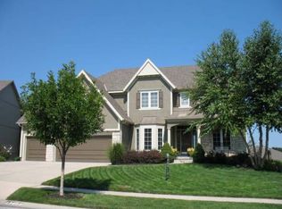 17612 Penrose Ln, Lenexa, KS 66219