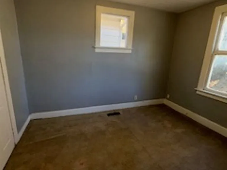 658 E Louisiana St — Photo 5