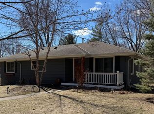 7474 Knollwood Dr, Mounds View, MN 55112