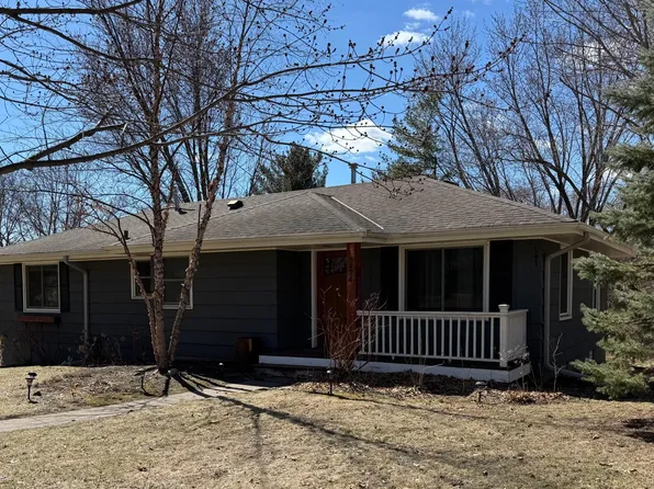 7474 Knollwood Dr, Mounds View, MN 55112