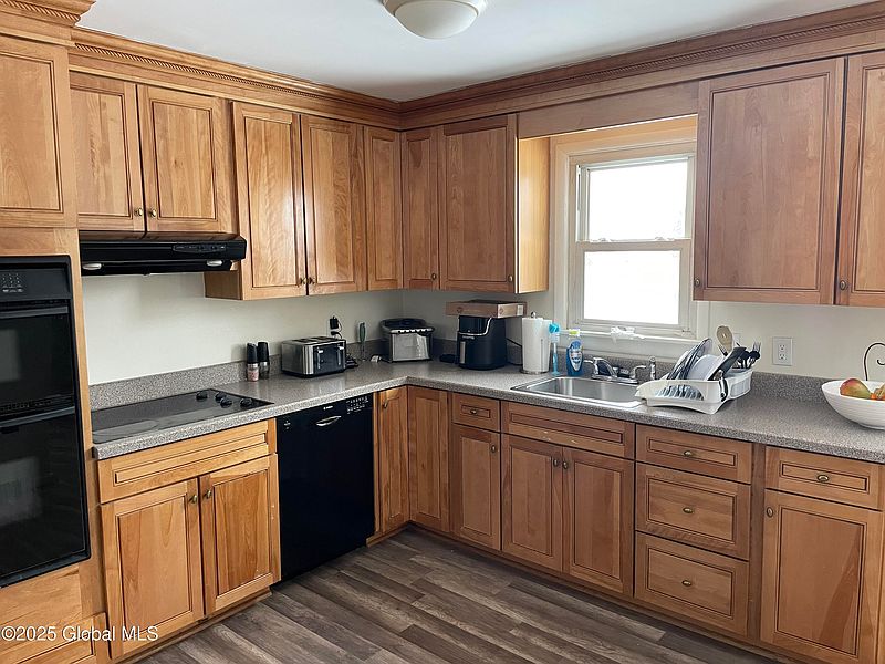 3rd image of 22 Bancroft Street