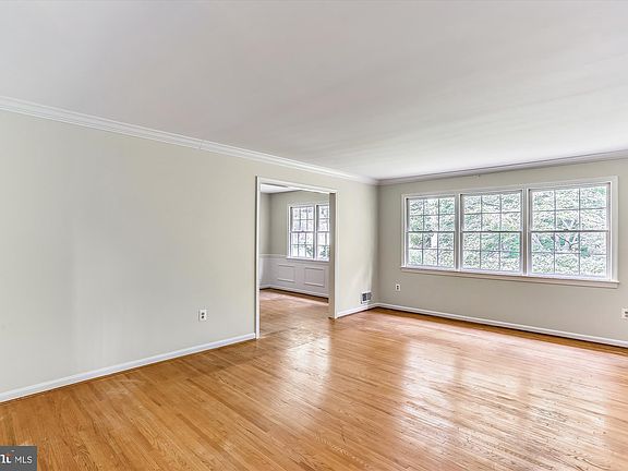 4th image of 8112 Cindy Ln