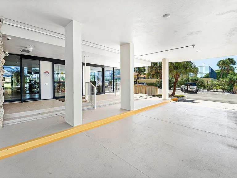 5480 N Ocean Dr #B1C — Photo 32