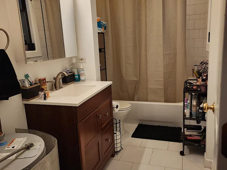 2749 N Western Ave #12 — Photo 6