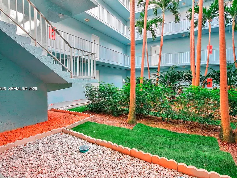 455 S Pine Island Rd #306C — Photo 15