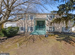 14 Spring Hill Dr, Laurel Springs, NJ 08021