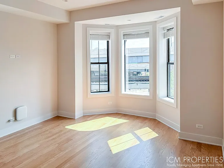 3338 N Sheffield Ave #1 — Photo 5