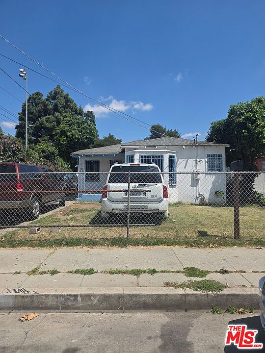 1st image of 559 W 90th St