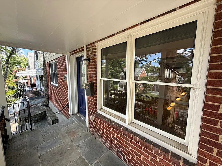 28 Walnut St NW — Photo 4