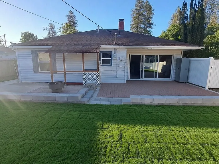 4126 E 28th Ave #A — Photo 2
