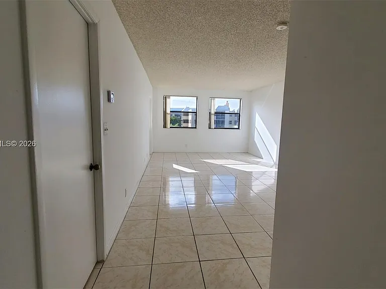 8160 Geneva Ct #412 — Photo 4