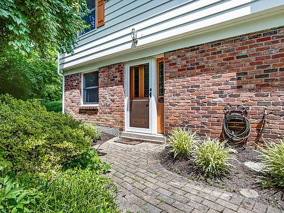 2nd image of 324 Ardon Ln