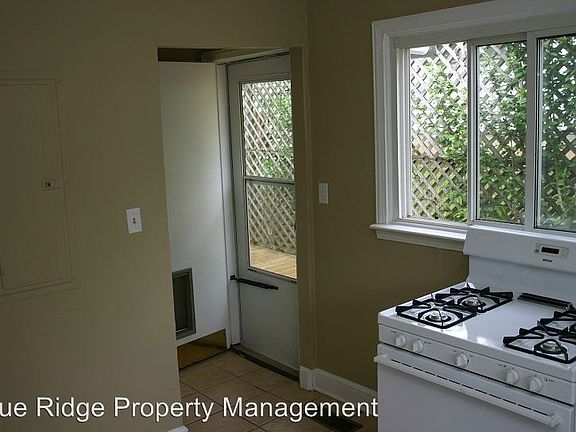 3rd image of 116 W 10th Ave