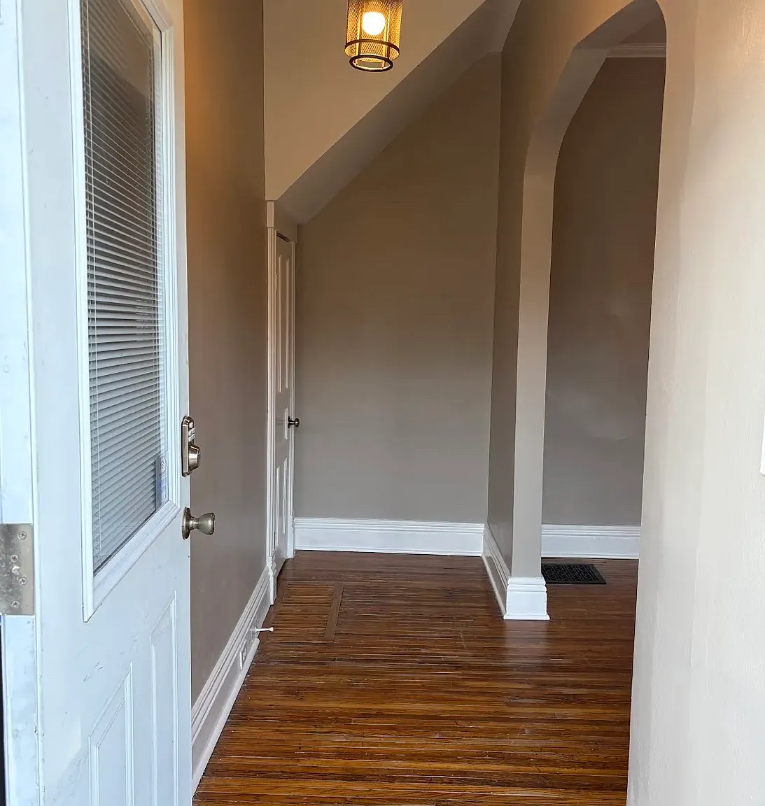 2 bed, $1,375 — Photo 2