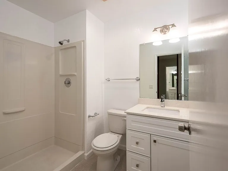 422 Occidental Cir — Photo 18
