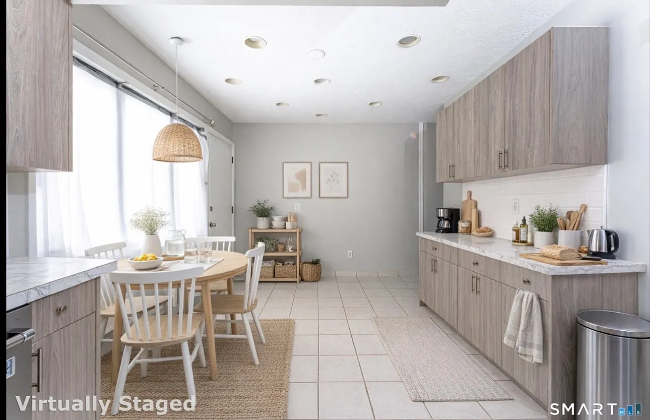2 bed, 1026 sqft, $2,200 — Photo 2