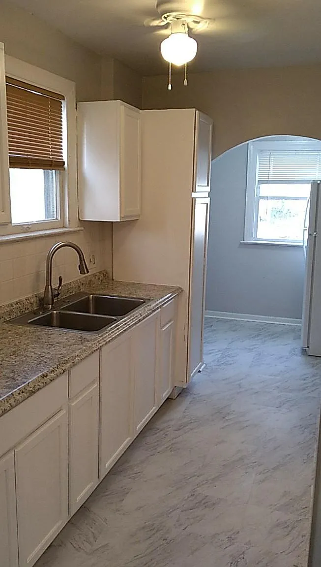3 bed, 1230 sqft, $1,300 — Photo 4
