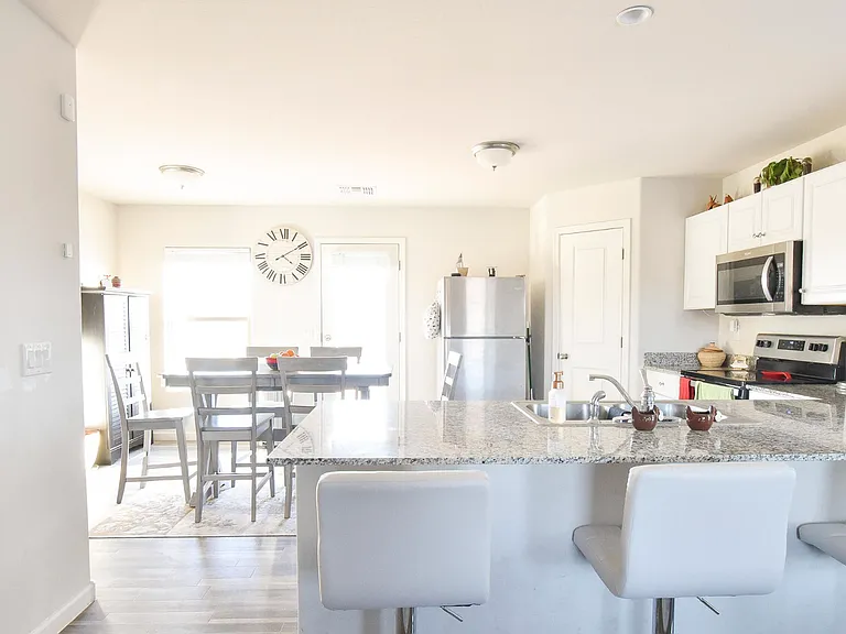 347 E Impala Ct — Photo 4