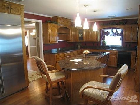 2nd image of 48 Rosewood Dr