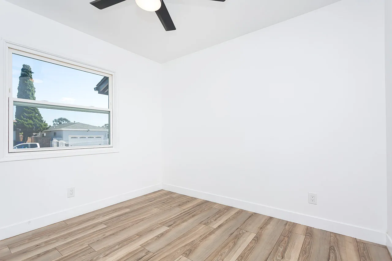 3 bed, 1081 sqft, $4,525 — Photo 3