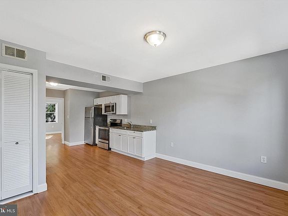 3rd image of 433 Atlantic St SE