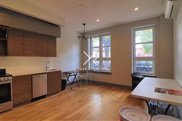 Rented by Yaffa Realty LLC | media 31
